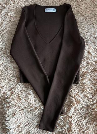 Базовий коричневий укороченый топ з довгими рукавами і v-подібним вирізом