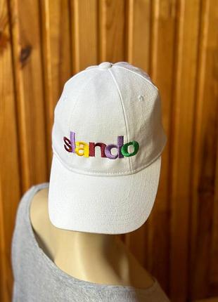 Біла бейсболка, кепка з об'ємним логотипом slando