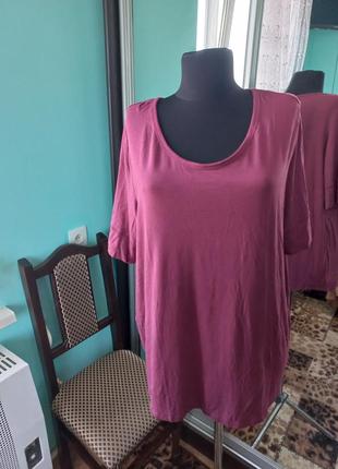 Футболка 🥰🥰🥰