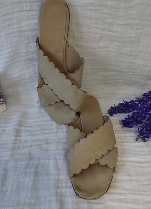 Шльопанці шкіряні 39