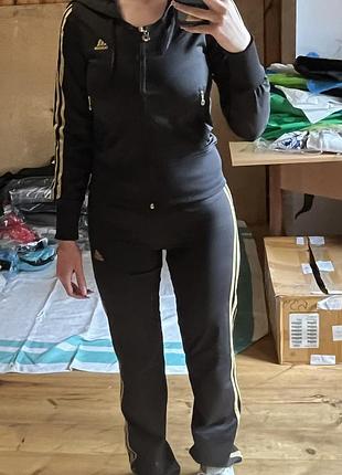 Спортивоий костюм adidas