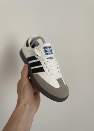 Кросівки в світлих тонах adidas samba