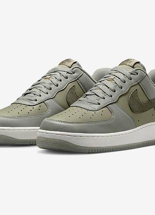 nike air force 1 07 lv8 46 30 4000 then contrasted with Nike branding on the sides in 166367023