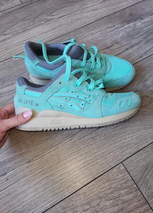 Оригінальні кроссовки asics gel?