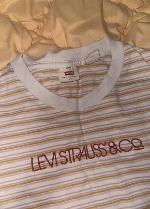 Женские футболка levis