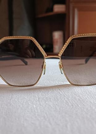 Сонцезахисні окуляри valentino