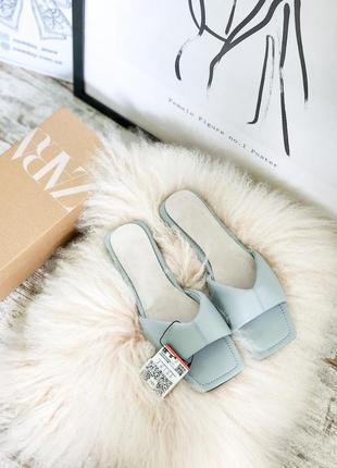Женские серо голубые кожаные шлепанцы zara с квадратным носком на узкую ногу