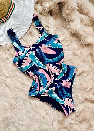 Закрытый слитный купальник с поддержкой груди