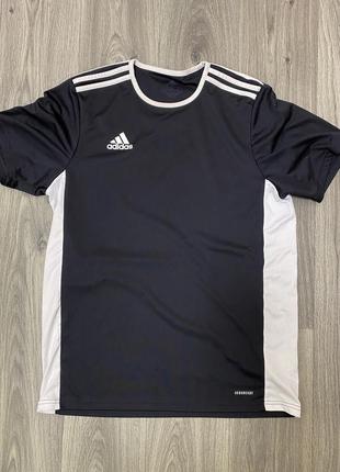 Спортивная футболка adidas