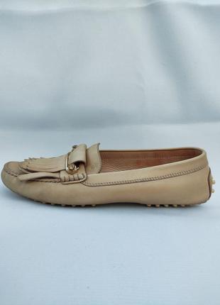 Мокасины tods с камнями тодс бежевые кожаные с пряжкой с брошкой tod's лоферы балетки...