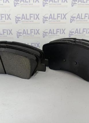 Колодки тормозные передние эмгранд ес7, emgrand ec7 1,5 (hyundai kia) abe 1064001724-01