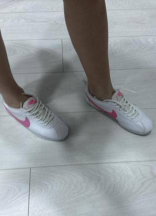 Кросівки жіночі nike