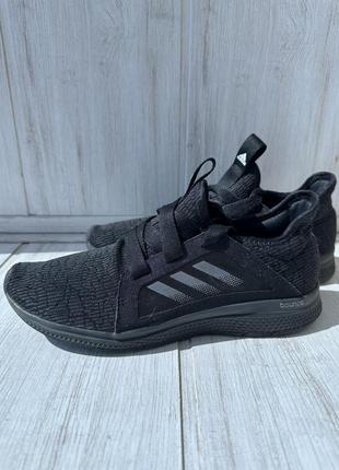 Кроссовки adidas.38