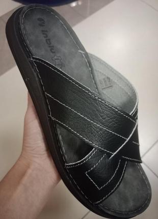 Зручні шльопанці