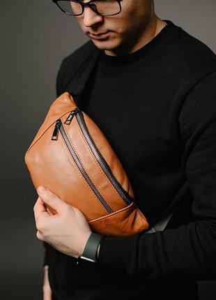 Сумка бананка на пояс, сумка чоловіча з натуральної гладкої шкіри сумка через плече світло-коричнева