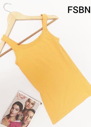 Женская морковная приталенная базовая майка от бренда fsbn