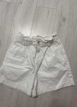Белые джинсовые шорты zara