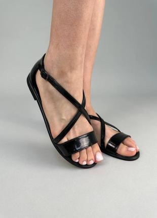 Босоніжки жіночі шкіра наплак чорні