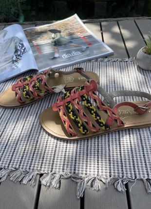 Босоніжки andre