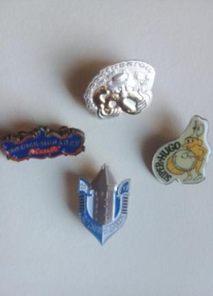 Набор значков метал