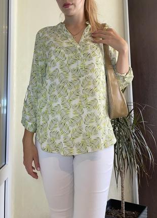 Красивая блуза бело салатовая принт веточки
