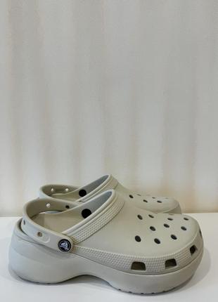 Crocs classic platform clog
