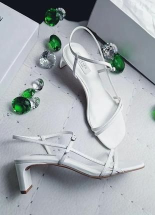 Steven by steve madden оригинал белые кожаные босоножки на невысоких каблуках