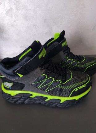 Skechers  32