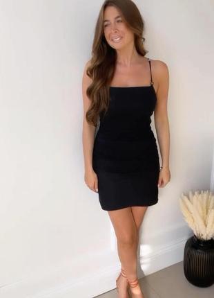 Шикарна чорна коротка льняна сукня zara