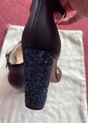Нереальної краси босоніжки badgley mischka7 фото