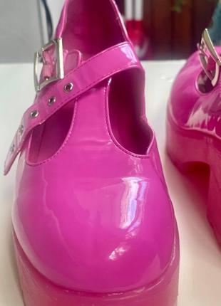 Новые розовые koi footwear