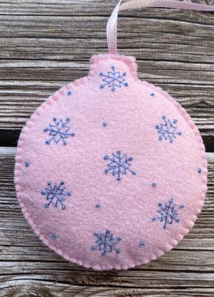 Игрушка ёлочная из фетра