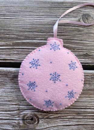 Игрушка ёлочная из фетра
