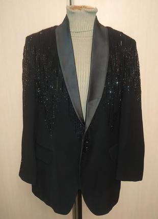 Нарядный концертный смокинг с вышивкой бисером