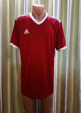 Спортивная футболка adidas