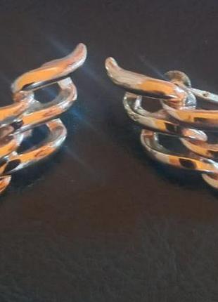 Стильні, брендові кліпси від   coro.