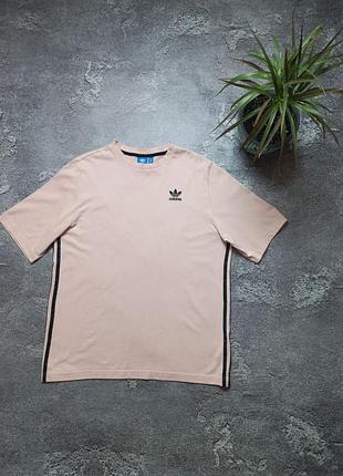 Футболка adidas с вышитым логотипом