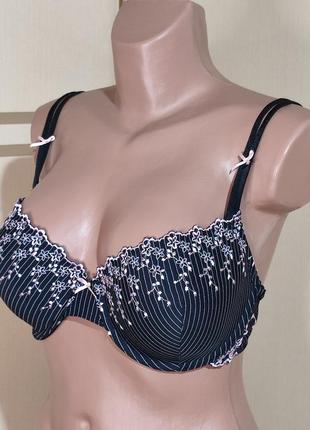 Бюстгальтер