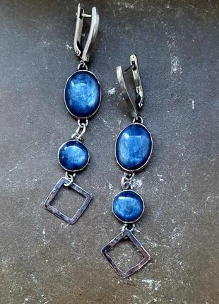 Дизайнерські дуже гарні унікальні срібні сережки з справжнім содалітом