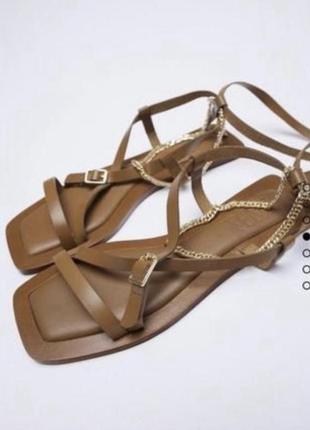 Сандалии zara