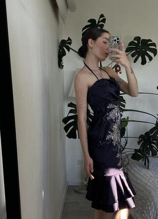 Шелковое миди фиолетовое платье с цветами