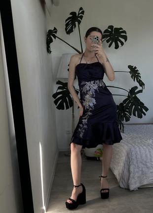 Шелковое миди фиолетовое платье с цветами