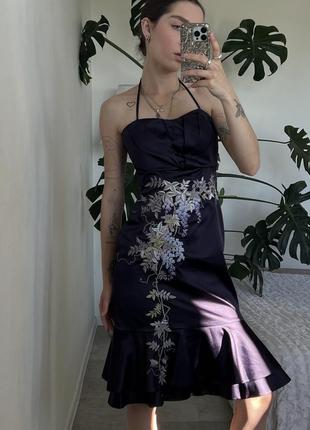 Шелковое миди фиолетовое платье с цветами