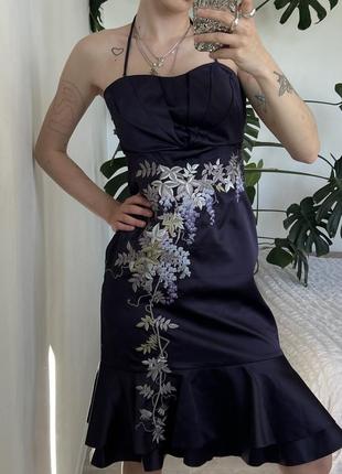 Шелковое миди фиолетовое платье с цветами