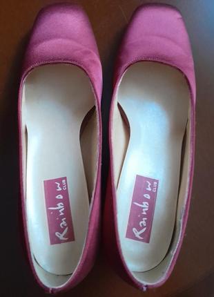 Туфлі атласні