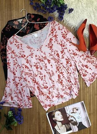 Бомбезный топ натуральная блуза в принт с воланами на рукавах