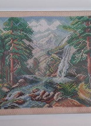 Картина вышита бисером