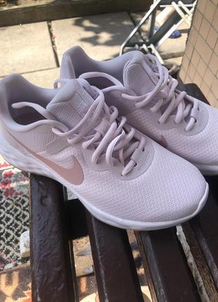 Удобные кроссовки nike revolution 6