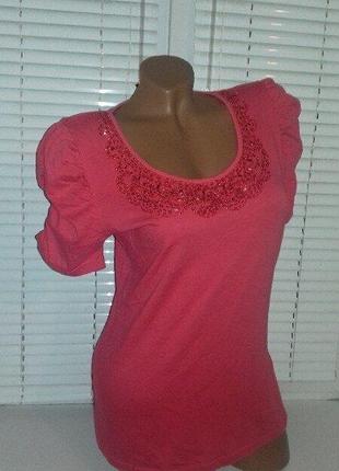 Очень красивая, невероятный цвет,фирменная, нежная расшитая бисером футболка xl