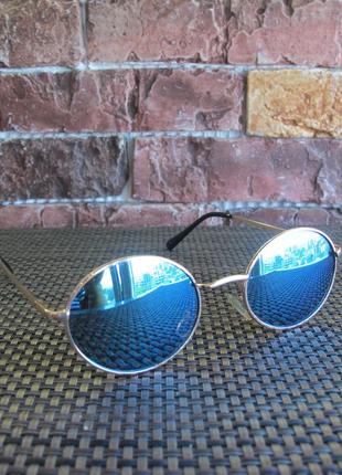 Очки солнцезащитные круглые и чехол